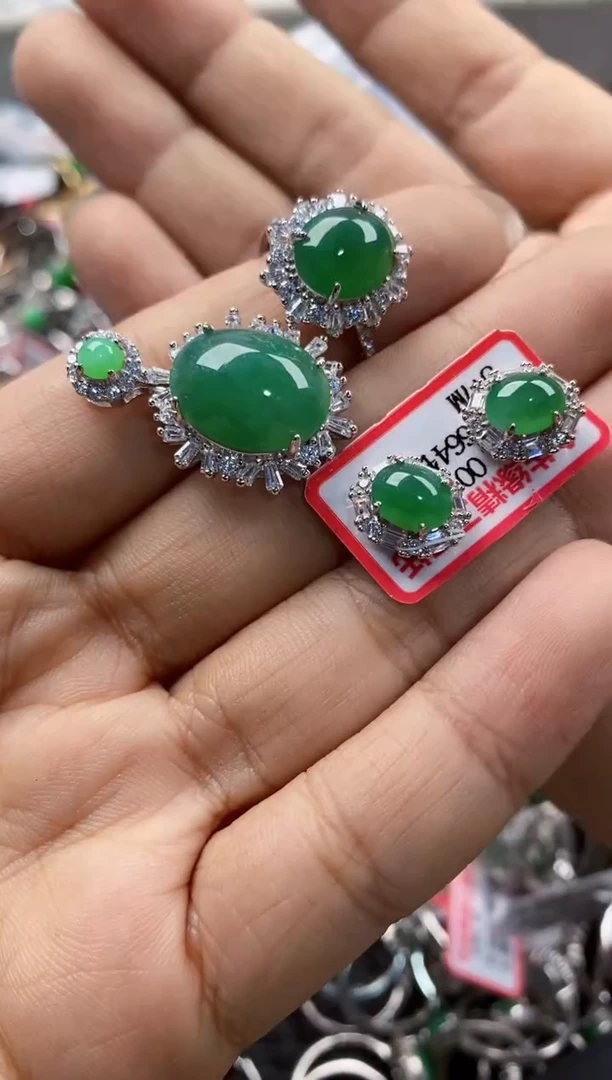 银S925镶嵌戒指翡翠888              5