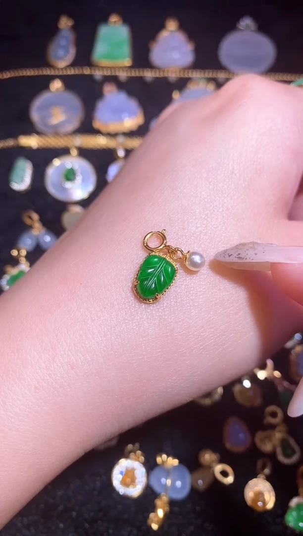 颈饰银S925镶嵌翡翠天然a货