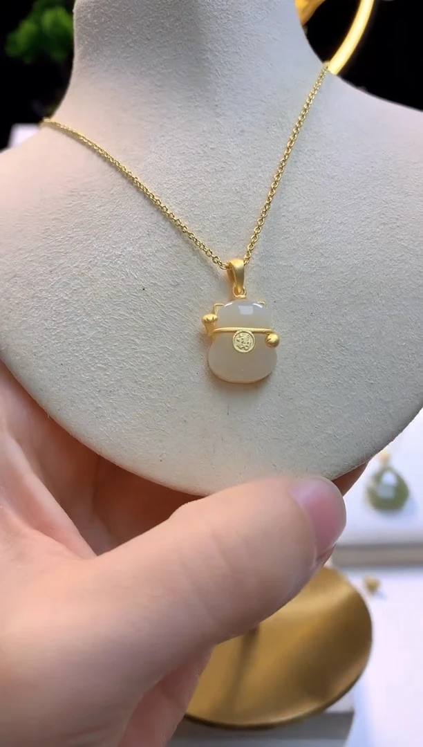 【闪购商品】和田玉吊坠银S925镀金镶嵌小猫