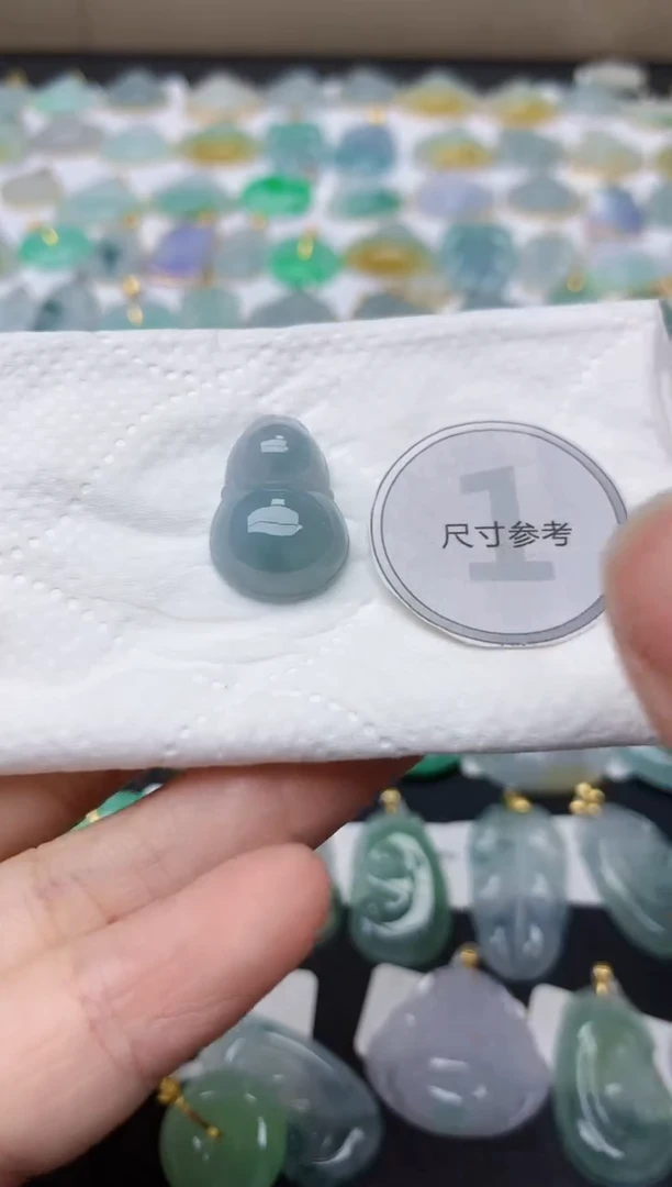 翡翠未镶嵌颈饰天然缅甸A货翡翠