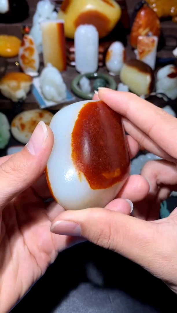 未镶嵌和田玉挂件中**口喝法国红酒官方