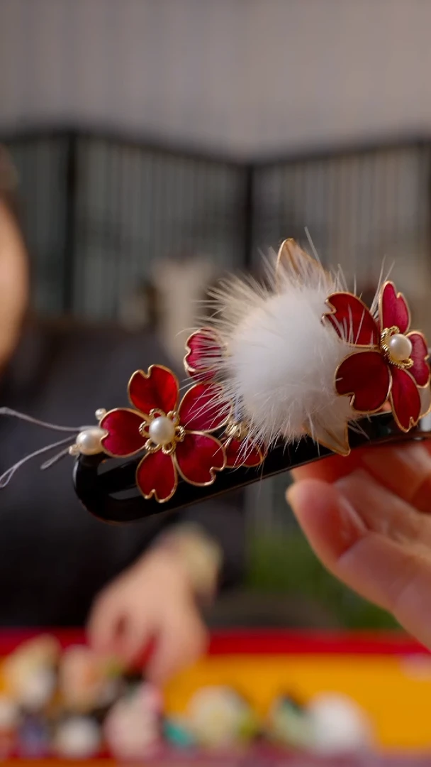 刺绣非遗绒花手工饰品