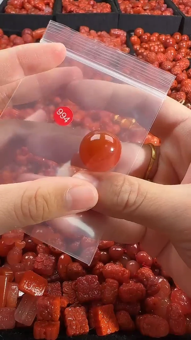 颈饰未镶嵌南红玛瑙1