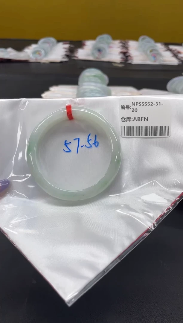 未镶嵌手镯翡翠翡翠手镯