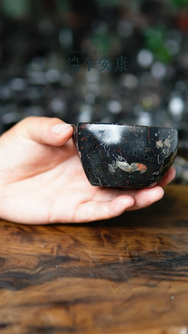 梅花玉鹦鹉图案随形杯一个