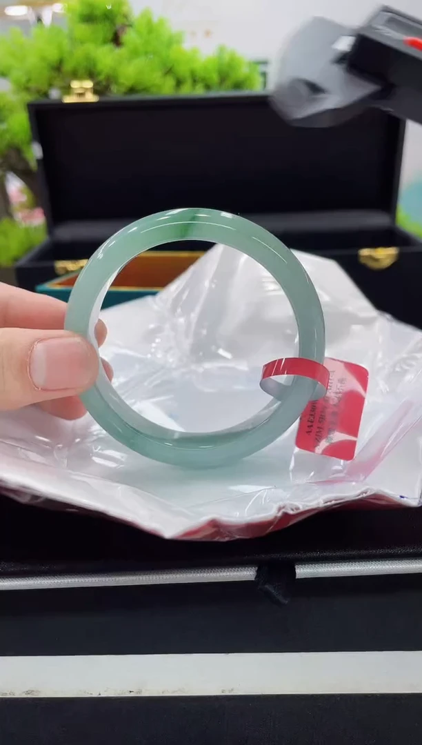 【闪购商品】翡翠手镯未镶嵌手镯