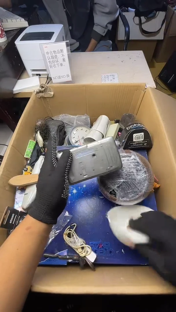 李***界二手商品不退不换