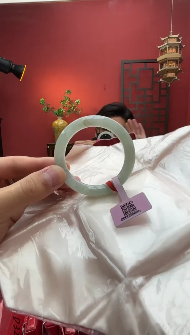 未镶嵌手镯（圆镯）翡翠翡翠手镯3