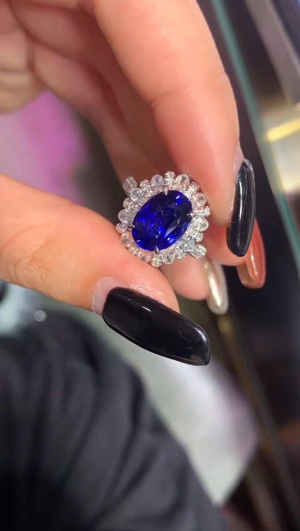 戒指蓝宝石18K金镶嵌4.09CT