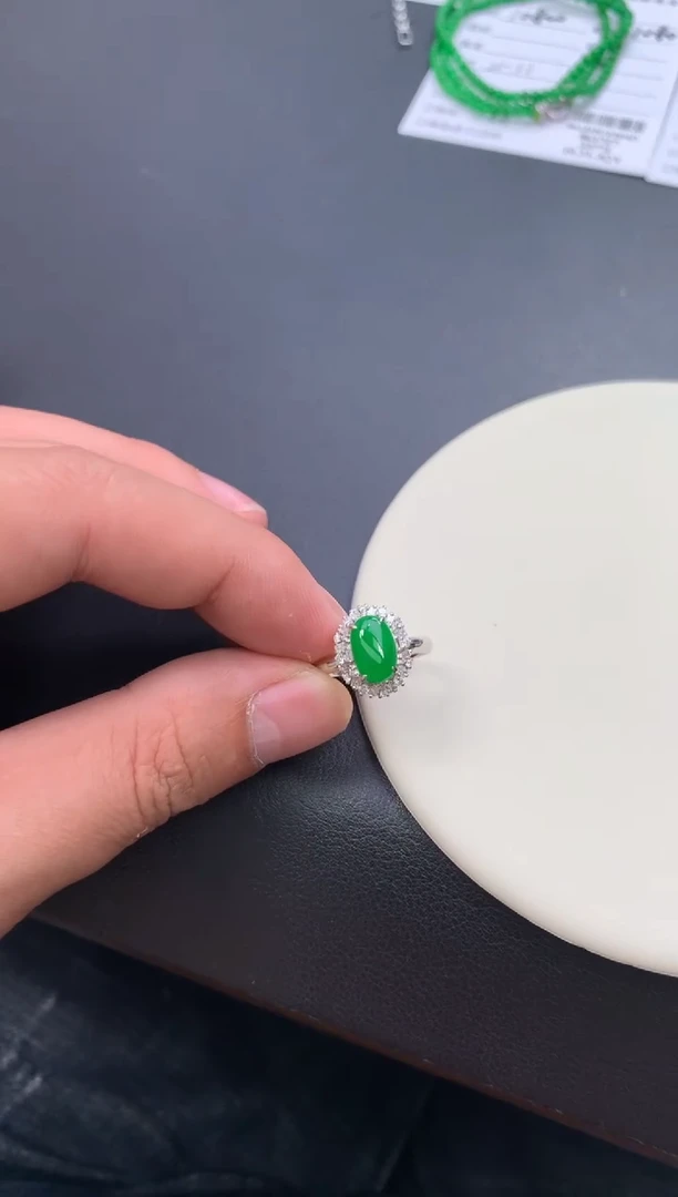 18K金镶嵌定制翡翠48小时鉴赏期 退货不扣服务费