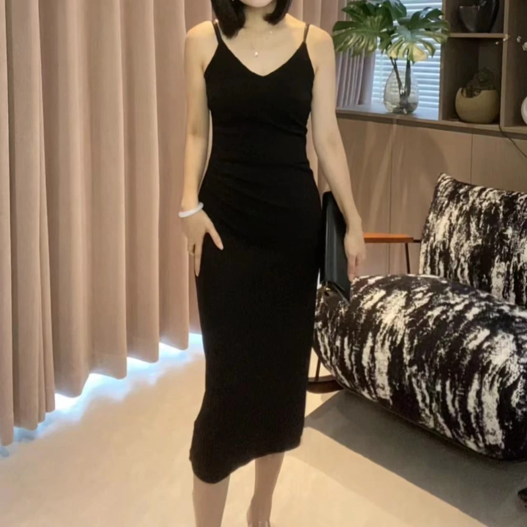 【 吊带裙】黑色气质显瘦女人味褶皱收腰连衣裙Q19192