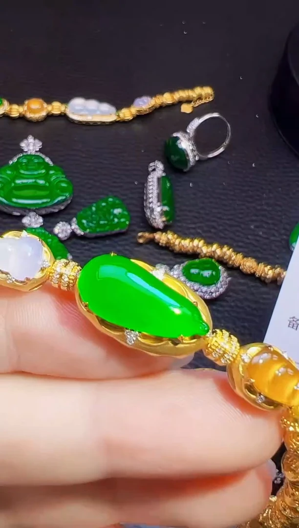 足金镶嵌手链翡翠你****酒翡翠