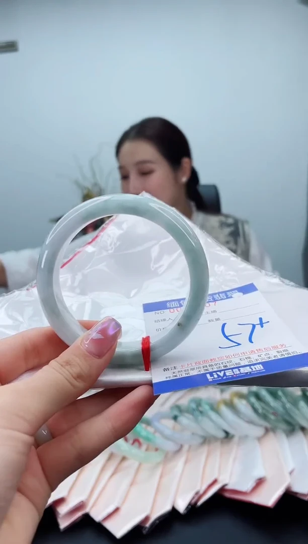 未镶嵌手镯翡翠3