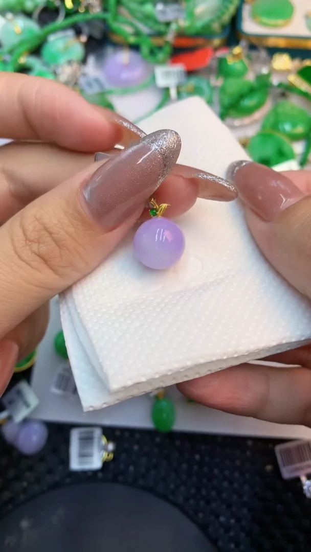 颈饰18K金镶嵌翡翠1
