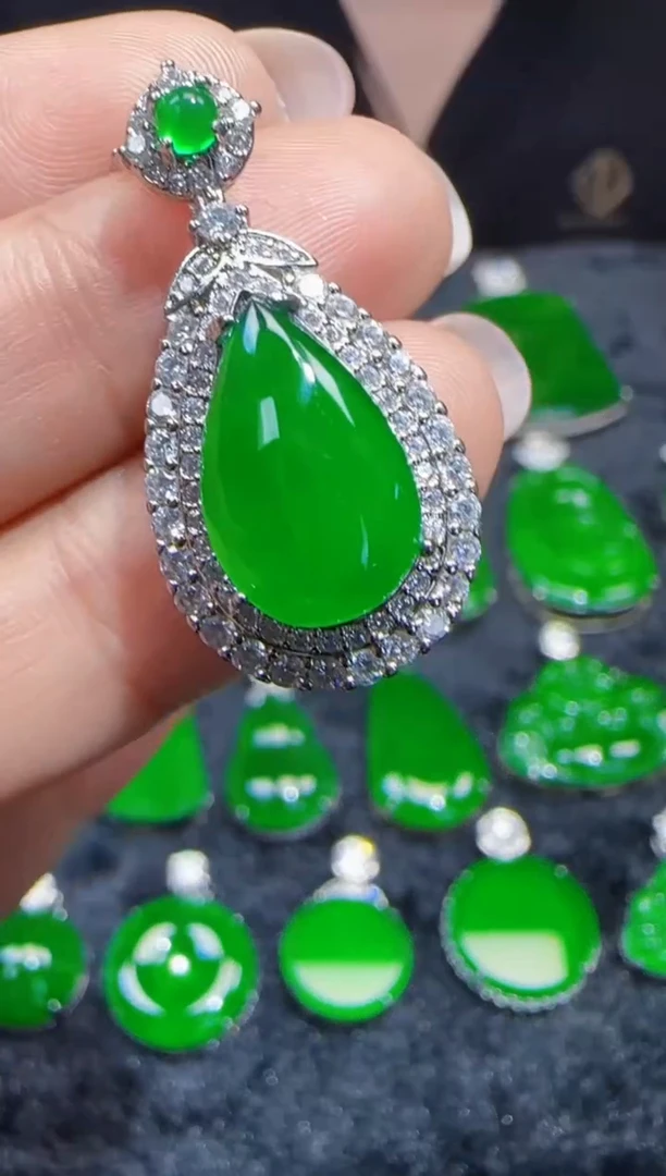 未镶嵌定制翡翠翡翠吊坠10