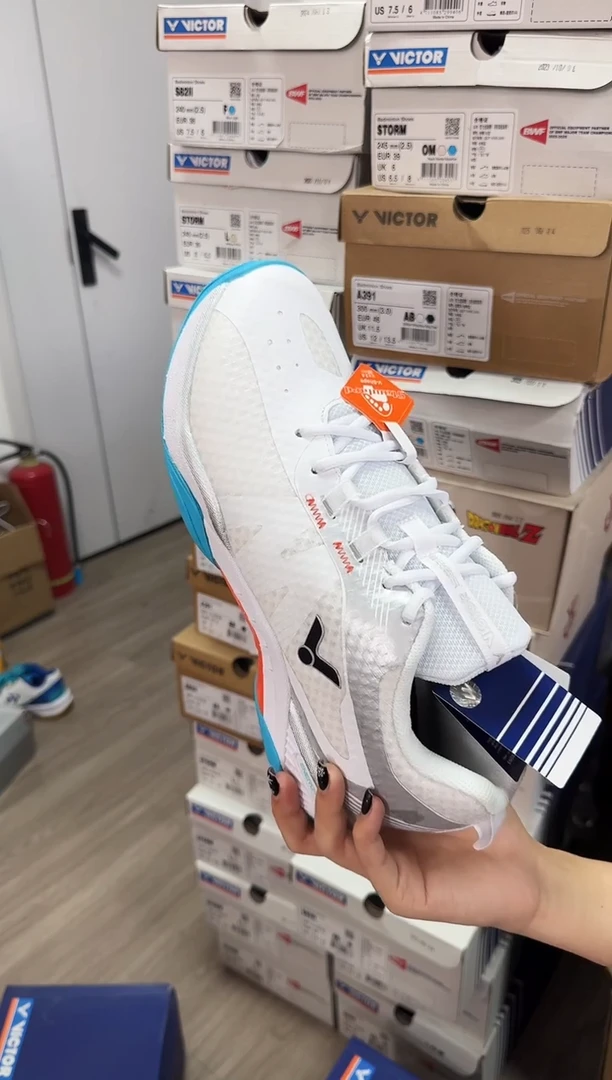 3号 微瑕正品 S82二代 44码