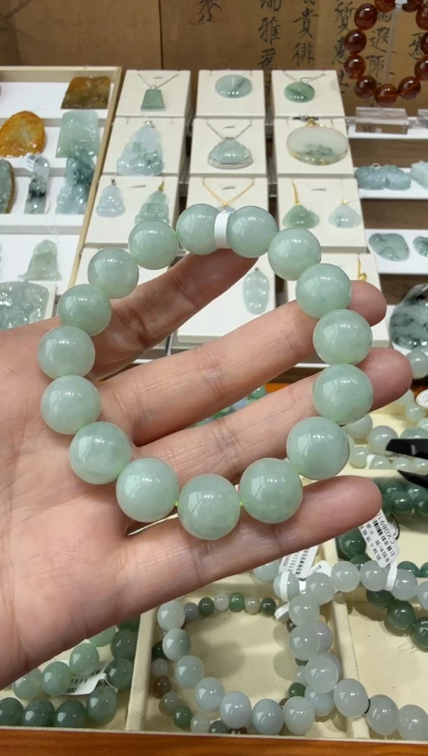翡翠挂件未镶嵌A货翡翠多样性孤品