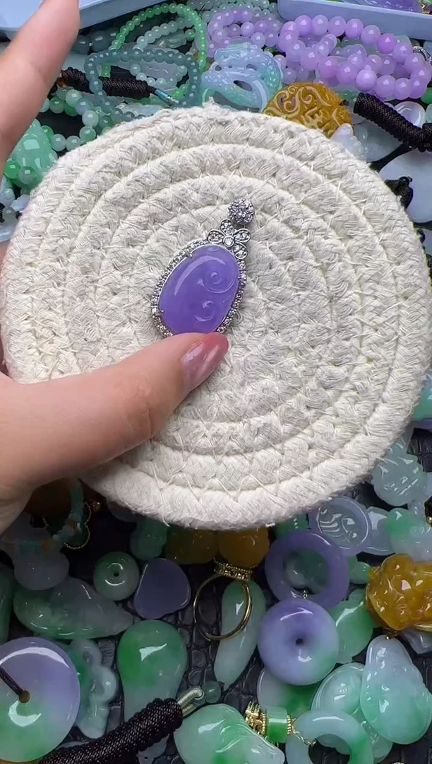 颈饰未镶嵌翡翠天然缅甸翡翠吊坠