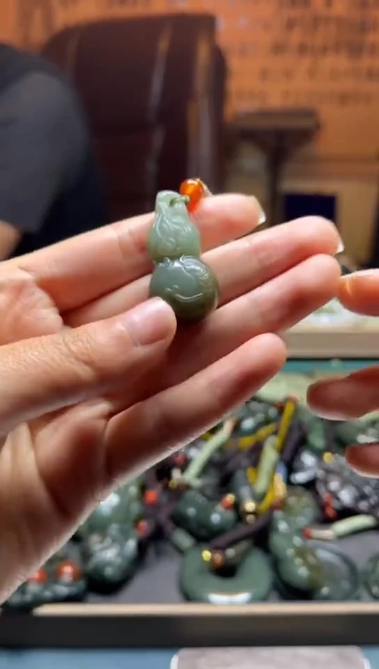 颈饰未镶嵌和田玉拍一发一