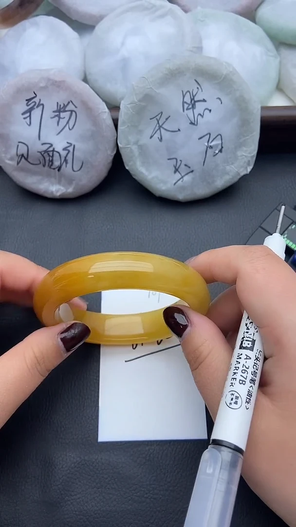 未镶嵌手镯石英质玉107+61/62