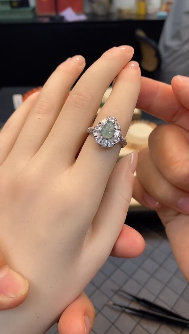 未镶嵌戒指翡翠翡翠戒指