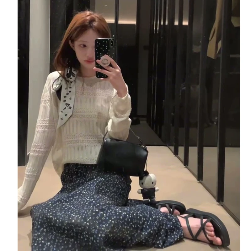 2025早秋新款女法式气质圆领长袖针织上衣百搭收腰显瘦碎花半身裙
