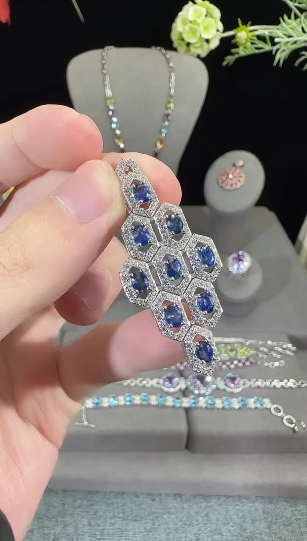 蓝宝石颈饰银S925镶嵌3*5mm吊坠