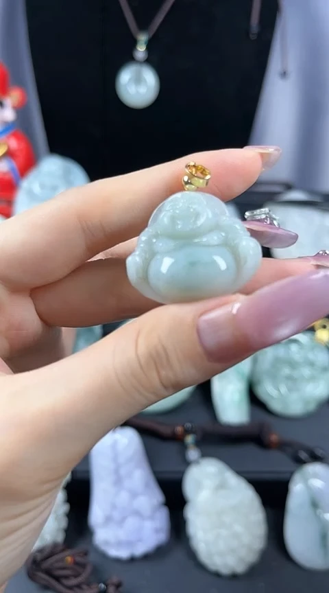 翡翠未镶嵌颈饰小佛公