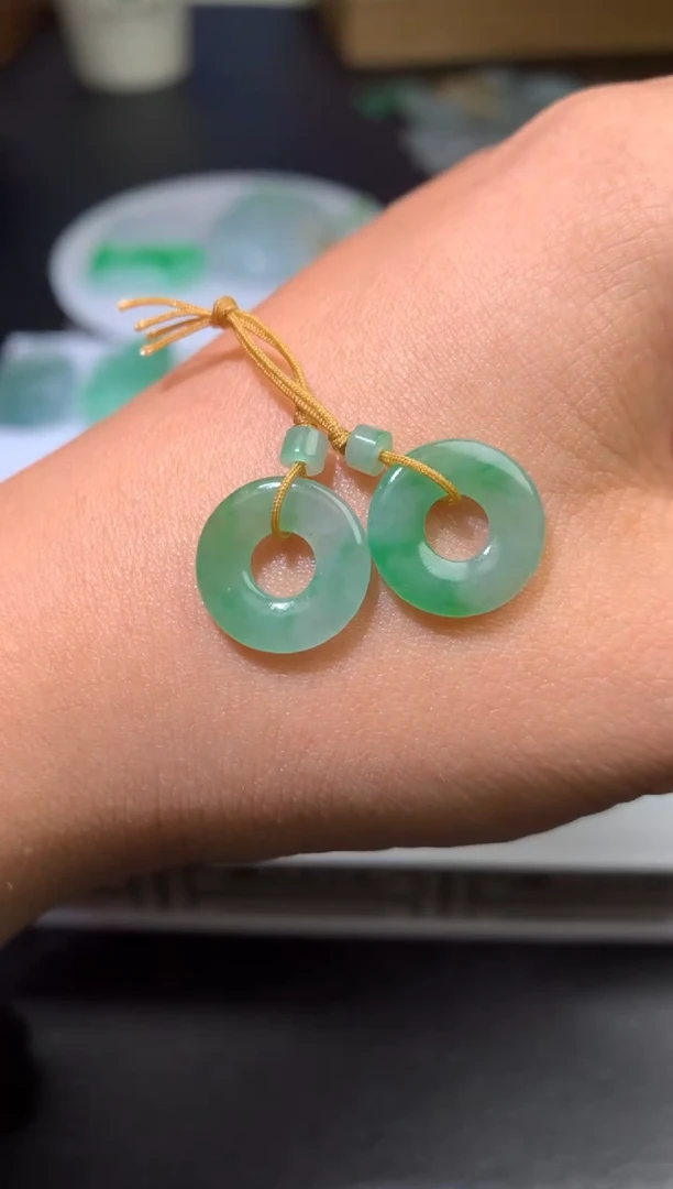 未镶嵌定制翡翠毛货