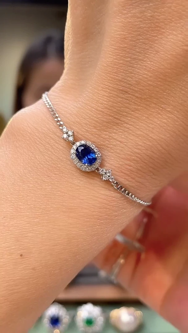 手链蓝宝石18K金镶嵌主石：0.91ct