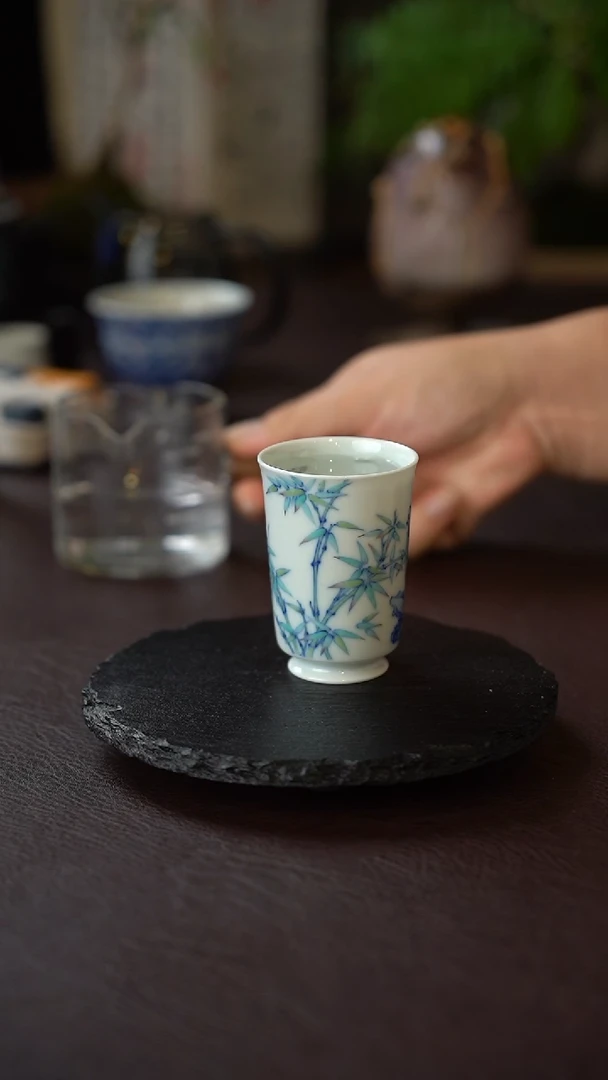 景德镇全手工手绘斗彩太湖石竹子主人杯