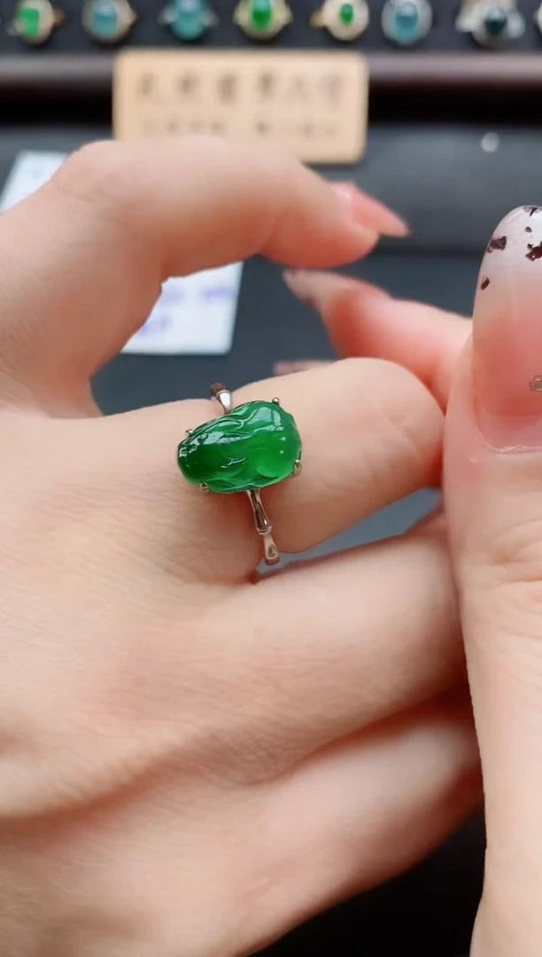 银S925镶嵌戒指翡翠1