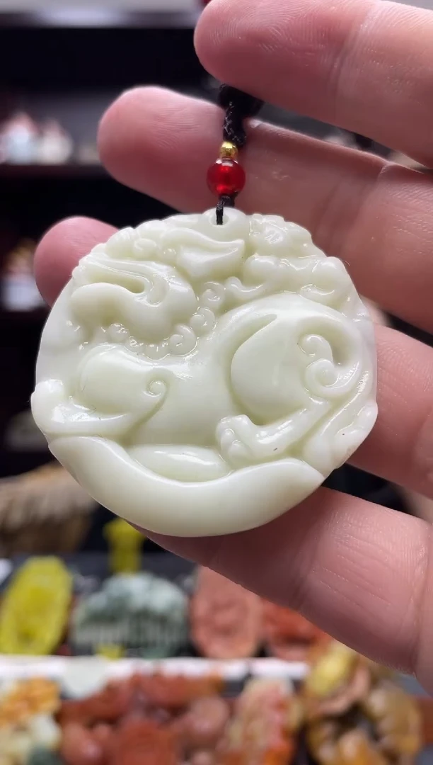 岫玉未镶嵌吊坠·