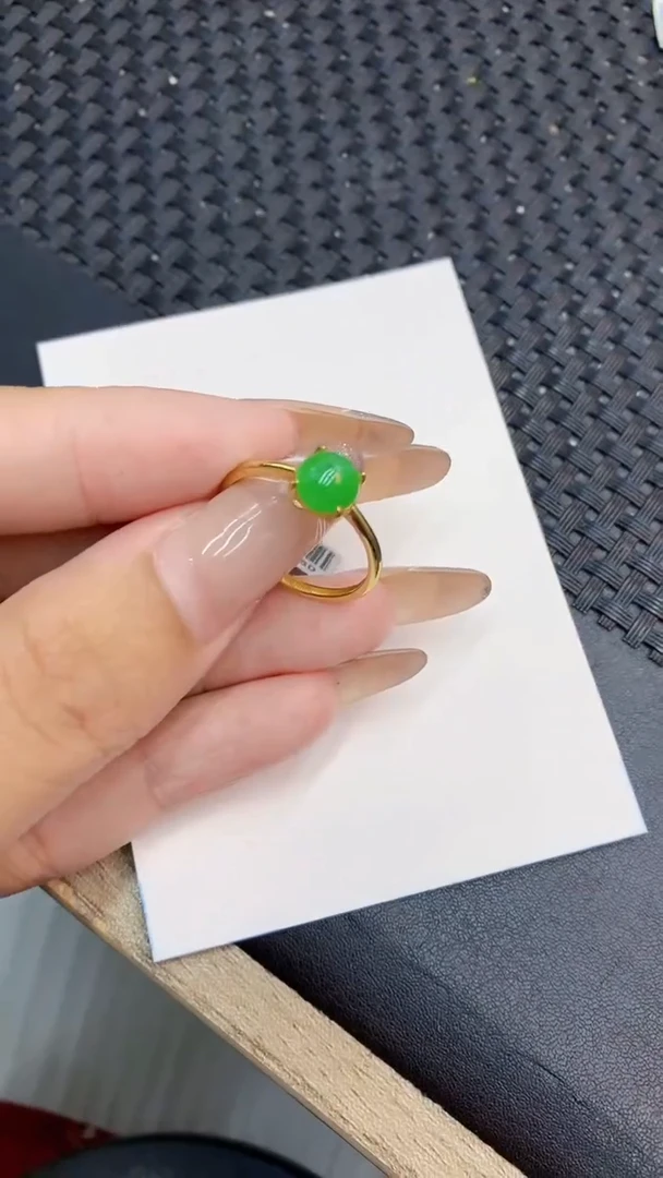 颈饰未镶嵌翡翠1