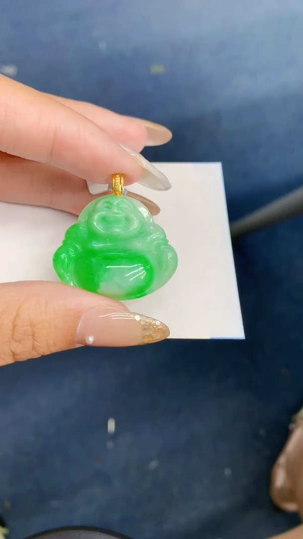 翡翠18K金镶嵌颈饰             8