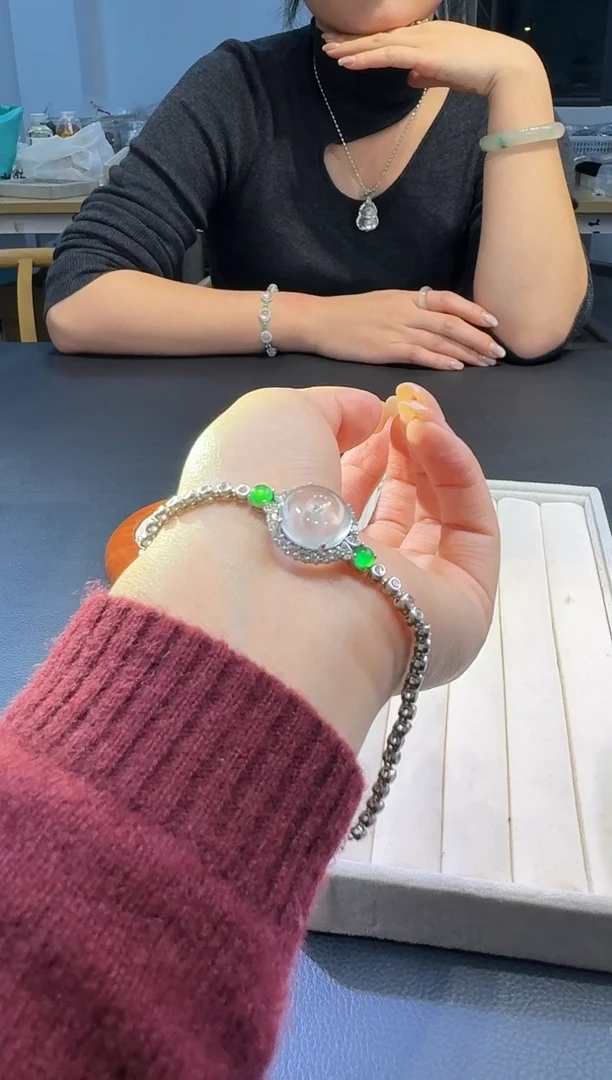 颈饰未镶嵌石英质玉100719161随机发仅一件