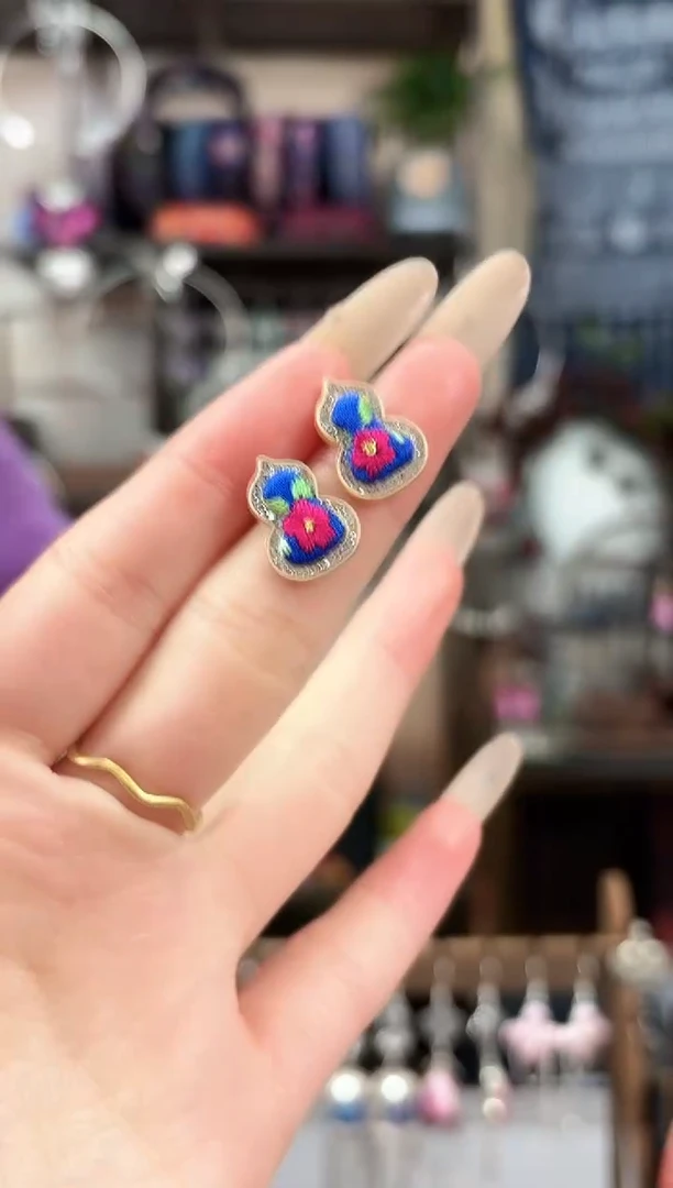 织绣民族风非遗老绣苗银饰品021