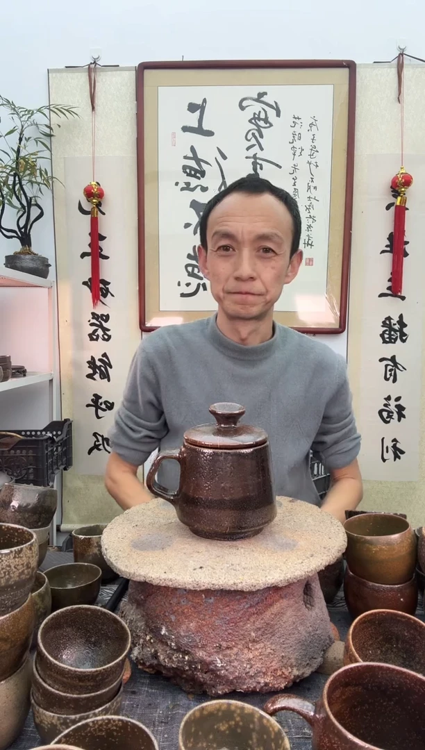 【闪购商品】瑕疵红色带盖马克杯400毫升