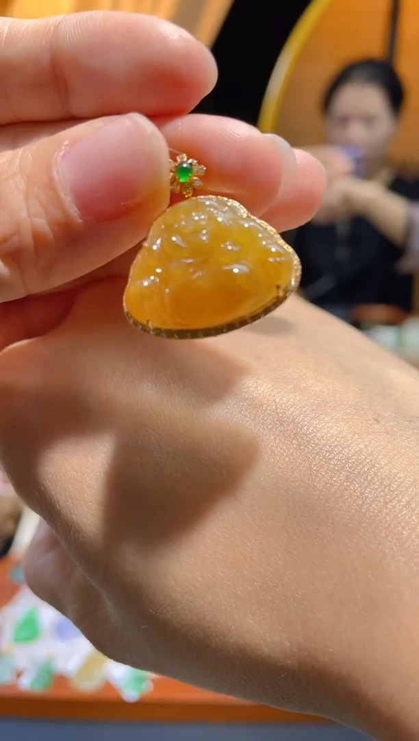 【闪购商品】翡翠颈饰18K金镶嵌假一赔三