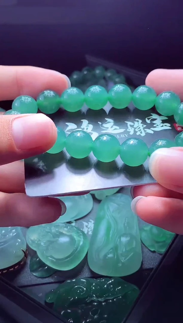 未镶嵌定制翡翠杨****?翡翠毛货定制
