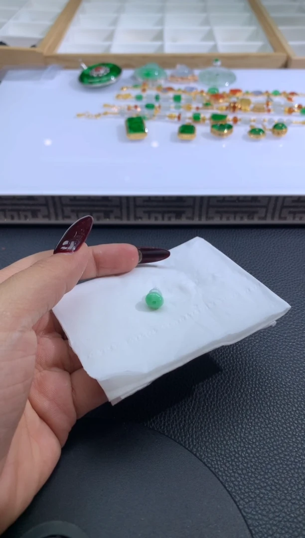 【闪购商品】定制翡翠未镶嵌翡翠