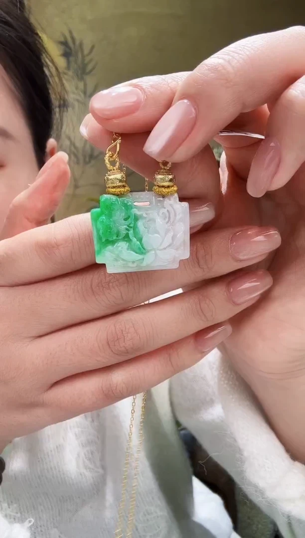 颈饰未镶嵌翡翠吊坠