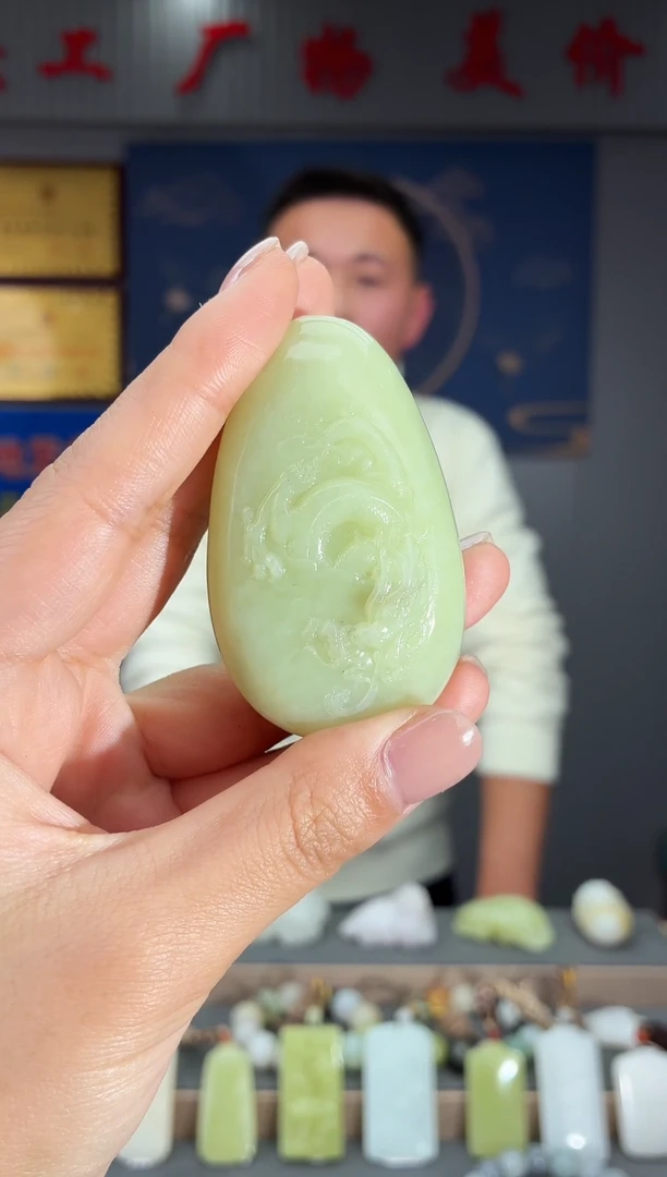 颈饰未镶嵌和田玉1