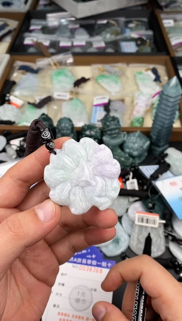 【闪购商品】翡翠颈饰未镶嵌  天然翡翠，一物一图