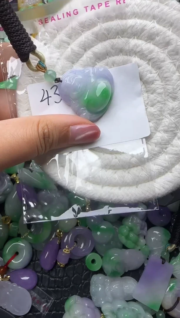 颈饰未镶嵌翡翠缅甸翡翠吊坠