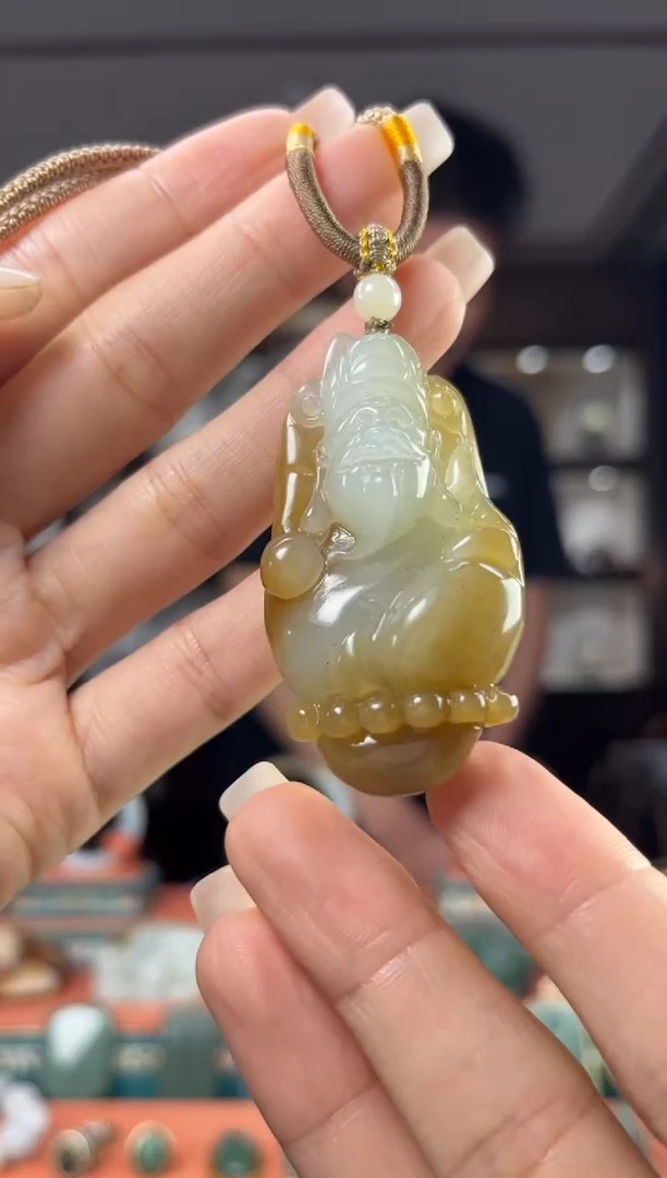 颈饰未镶嵌和田玉佩佩