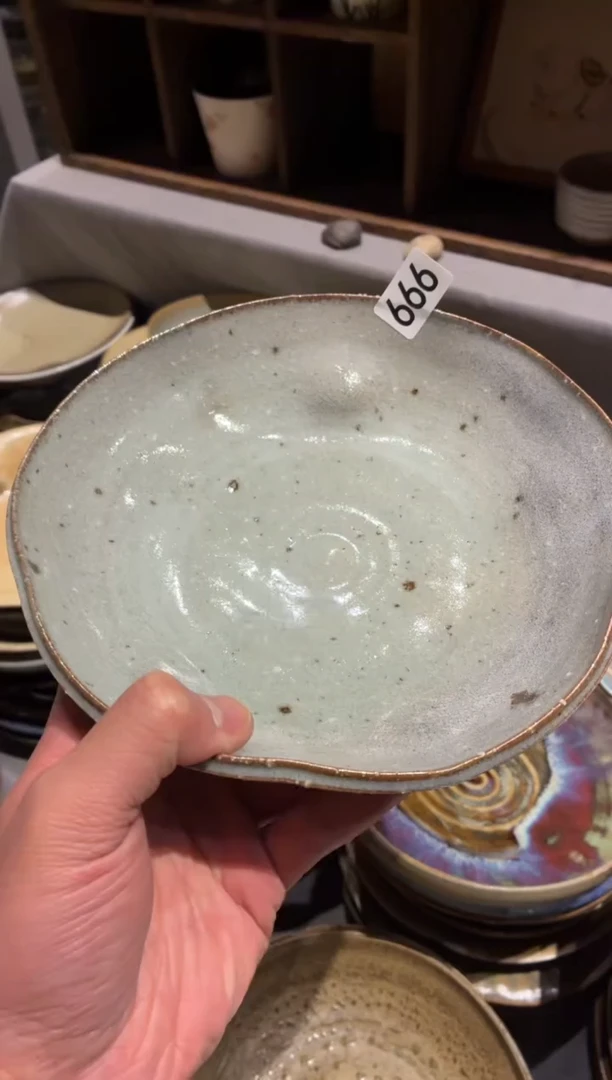 瓷片熊*呀666微瑕粗陶灰锅盘1个