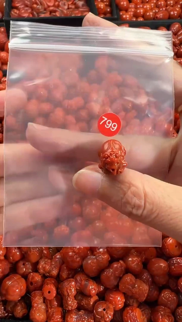 颈饰未镶嵌南红玛瑙1