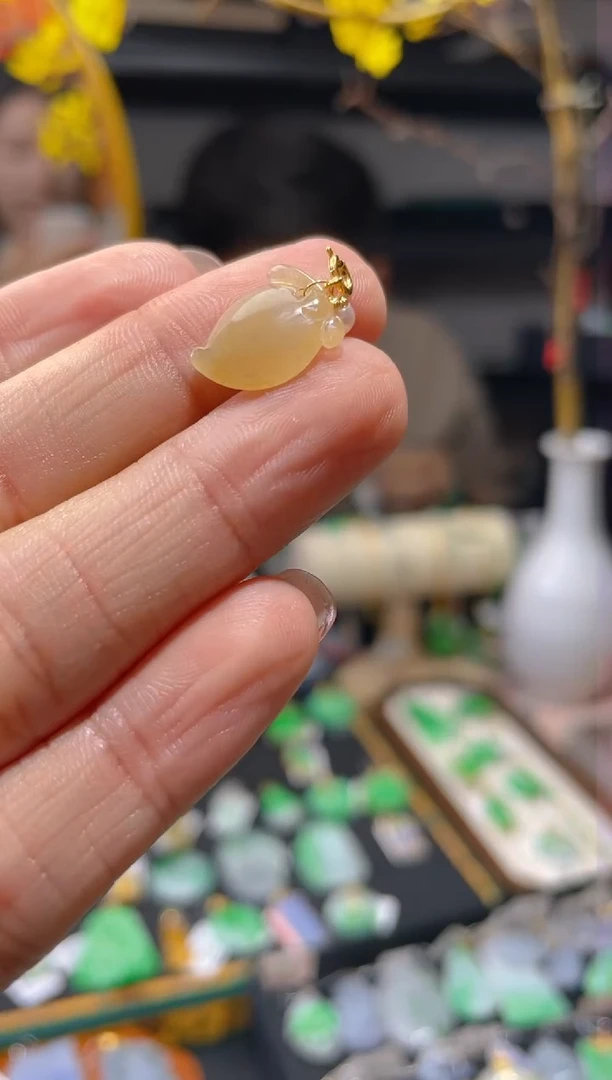 【闪购商品】翡翠颈饰18K金镶嵌假一赔三