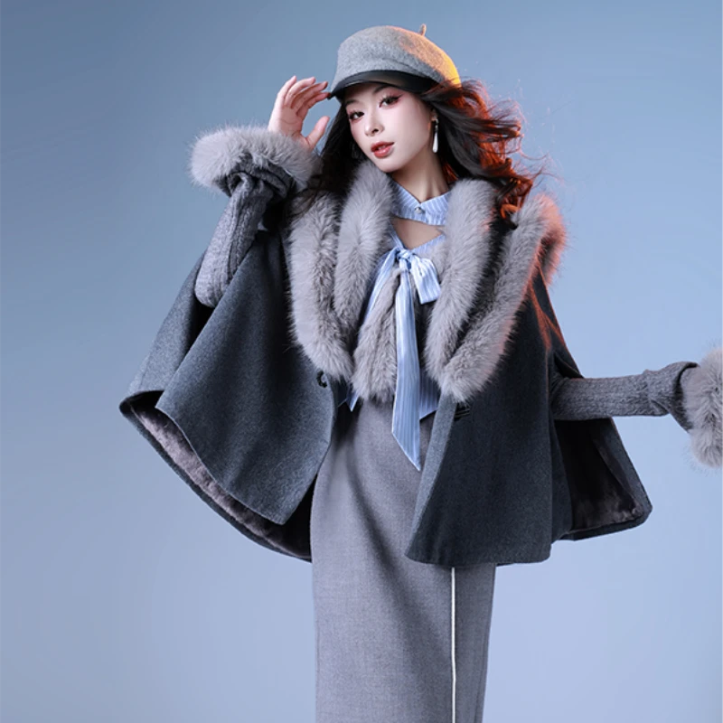 四斤自制【独白】毛呢高级格雷系黑灰冬季加厚绒保暖皮草斗篷外套